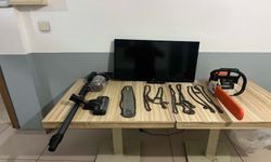 Evde buldukları her şeyi çaldılar