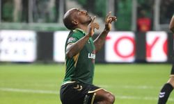 Sakaryaspor'un yıldız futbolcusu iki maçta forma giyemeyecek!