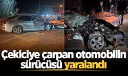 Kaynarca'da çekiciye çarpan otomobilin sürücüsü yaralandı