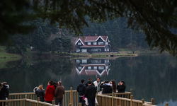 Gölcük Tabiat Parkı’nda kartpostallık manzara