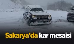 Sakarya'da kar mesaisi: Kimi yolda kaldı, kimi keyfini çıkardı