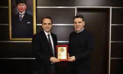 SEAH'ta Prof. Dr. Mustafa Erken İnanmaz'a plaket
