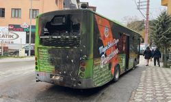 Pamukova'da belediye otobüsü alev aldı