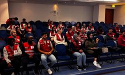 Türk Kızılay Gençlerine temel işaret dili ve farkındalığı eğitimi