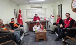 S.A.B.A.H. ve Kızılay Akyazı Şube başkanları, Kızılay İl Başkanını ziyaret etti