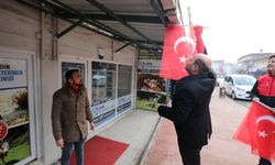 Başkan Ata ilçeyi Al Bayraklarla donattı