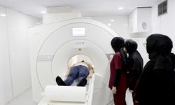 Akyazı Devlet Hastanesi’nde yapay zeka destekli MR dönemi başladı