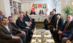 Mahir Ünal'dan AK Parti İl Başkanlığı'na ziyaret