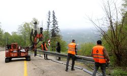 Büyükşehir’den şehrin kuzeyindeki 10 mahalleye güvenli sürüş için çelik bariyer montajı