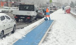 Serdivan’da karla mücadele ekipleri sahada