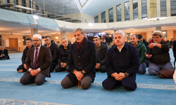 Vali Doğan ve Başkan Alemdar kandil programına katıldı