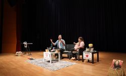 “Ruh Öküzüm” sahnedeydi, tiyatroseverler salonu doldurdu