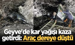 Geyve'de kar yağışı kaza getirdi: Araç dereye düştü