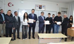 Akyazı'da 19 bin 540 öğrenci karnelerini aldı