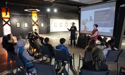 Çocuklara OSM’de müziğin dünyasına yolculuk yaptı