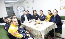 İl Sağlık Müdürü Özdemir’den 112 ekiplerine sahur ziyareti