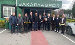 Sakaryaspor’a Muhtarlardan moral ziyareti