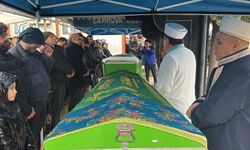 Kazada ölen aynı aileden 4 kişi toprağa verildi