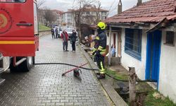 Bolu’da metruk evde yangın paniği