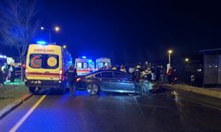 Otomobil halk otobüsü ile çarpıştı: 5 yaralı