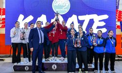 SUBÜ öğrencilerinden karatede bronz madalya