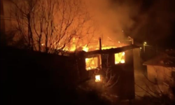 2 katlı ev alevlere teslim oldu