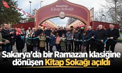 Sakarya'da bir Ramazan klasiğine dönüşen Kitap Sokağı açıldı
