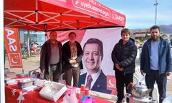 Saadet Partisi Akyazı’dan ikramlı stant