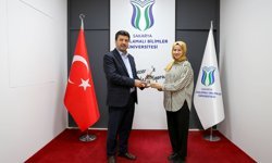 Rektör Sarıbıyık kadın personelin gününü kutladı