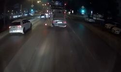 Otomobil çekiciden düştü, sürücü yoluna devam etti; İşte o anlar