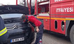 Seyir halindeki minibüste yangın paniği