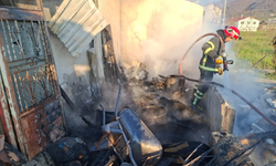 Akyazı’da depo yangını korkuttu