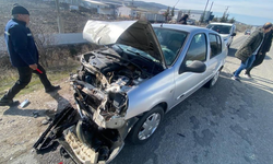 Kalas parçası kazaya neden oldu: 2 yaralı