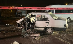 işçi servisi otomobille çarpıştı: 6 yaralı