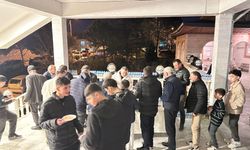 Karaman Mahallesi’nde camilerde helva dağıtıldı