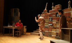 Usta oyuncular sahnedeydi: Çehov Kabare’ye yoğun ilgi