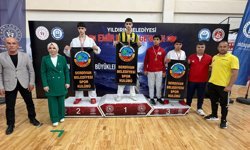 Serdivan’ın karatecilerinden Bursa’da madalya yağmuru