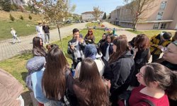 Öğrencilere uygulamalı drone eğitimi verildi