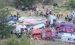 Minibüs ile beton mikseri çarpıştı: 7 ölü, 7 yaralı