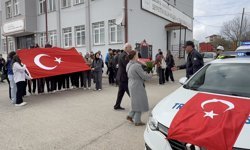 Kavga ihbarı üzerine geldiler, alkışlarla karşılandılar