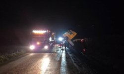 Bilecik'te devrilen tır trafiği olumsuz etkiledi