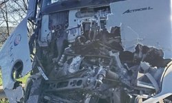 Bozüyük'te 2 tır çarpıştı, 1 yaralı