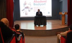 Akademi’de ilk ders Mesnevi: “Kendini bilmenin rehberi”