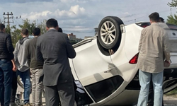 Otomobil takla attı