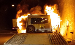 Oto kurtarıcı alev alev yandı