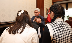 Valilikte 23 Nisan sevinci