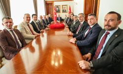 AK Parti heyeti Sakarya Valisi Rahmi Doğan’ı ziyaret etti