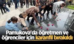 Pamukova'da öğretmen ve öğrenciler için karanfil bırakıldı