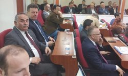 Başkan Mutlu Işıksu Büyükşehir Meclisinde AK Parti grubuyla oturdu