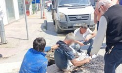 Çalışırken kabusu yaşadı! Servis aracı ayağını ezdi